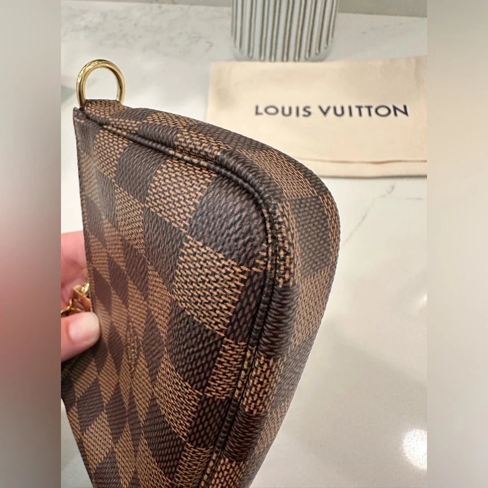 Louis Vuitton Mini Pochette Accessories in Damier Ebene - Picture 15 of 17